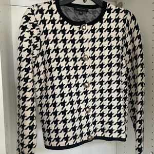 Ann Taylor Houndstooth Sweater Jacket 
Size Small
Black and cream, gold buttons